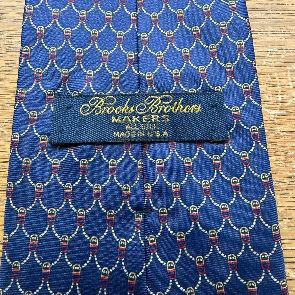 Brooks Brothers Navy Scalloped Design Pure Silk Neck Tie‎